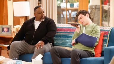 The Neighborhood 7x17