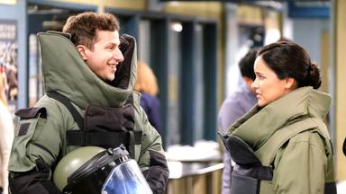 Brooklyn Nine-Nine 7x4