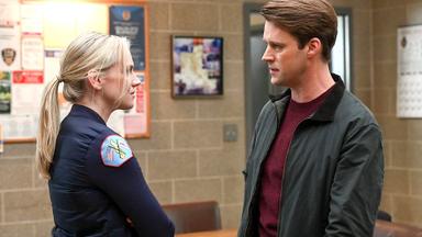 Chicago Fire 11x18