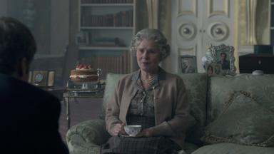 The Crown 6x9