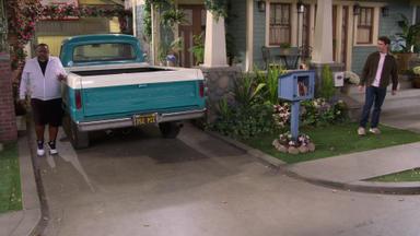 The Neighborhood 7x11