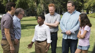 Modern Family 9x4