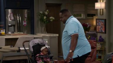 The Neighborhood 7x14