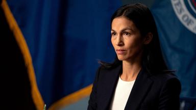 La chica de la limpieza 4x1