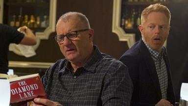 Modern Family 8x21