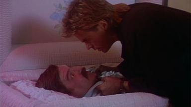 MacGyver 2x17