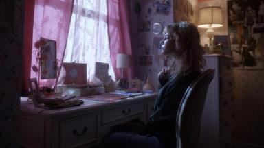 When the Street Lights Go On 1x9