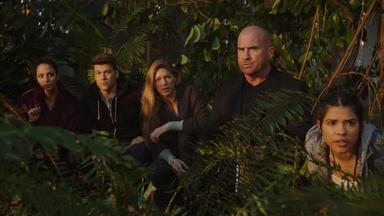 DC's Legends of Tomorrow 6x4