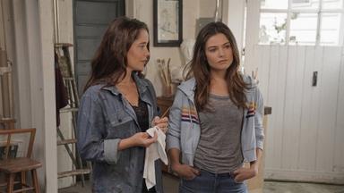 Tell Me a Story 1x8