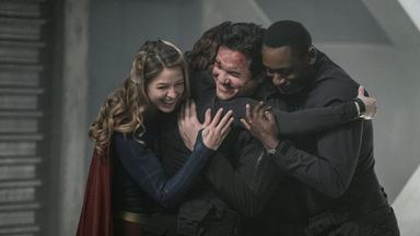 Supergirl 2x14